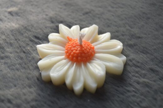 Large Daisy Floating Candle - Ziya Candles